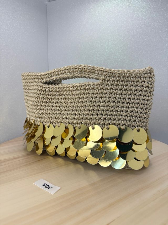 Borsa uncinetto beige con paillettes oro