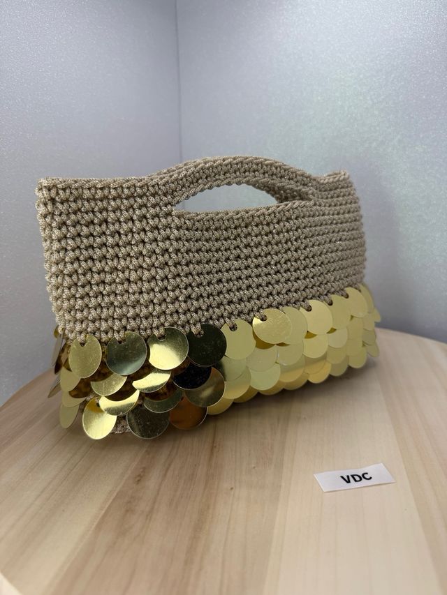 Borsa uncinetto beige con paillettes oro