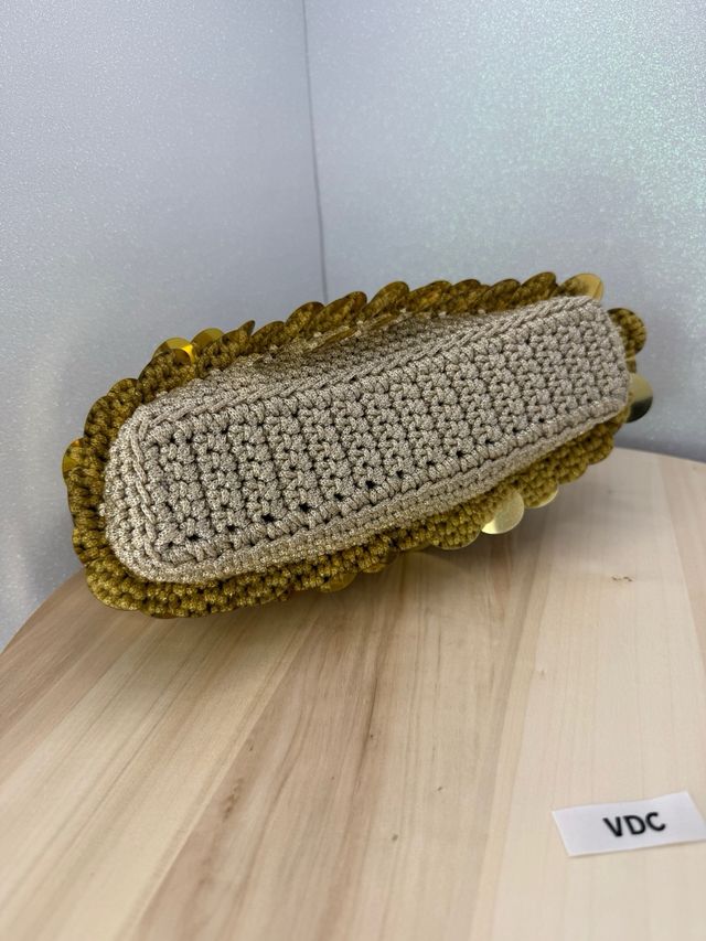 Borsa uncinetto beige con paillettes oro