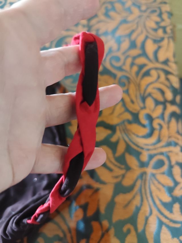 Bolso de hombro marrón burdeos y rojo