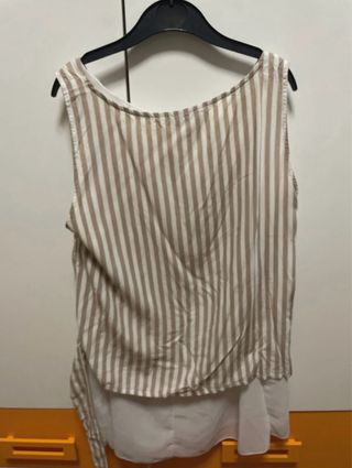 Blusa de rayas beige y blanca