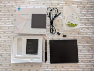 Tableta Gráfica Huion Negra