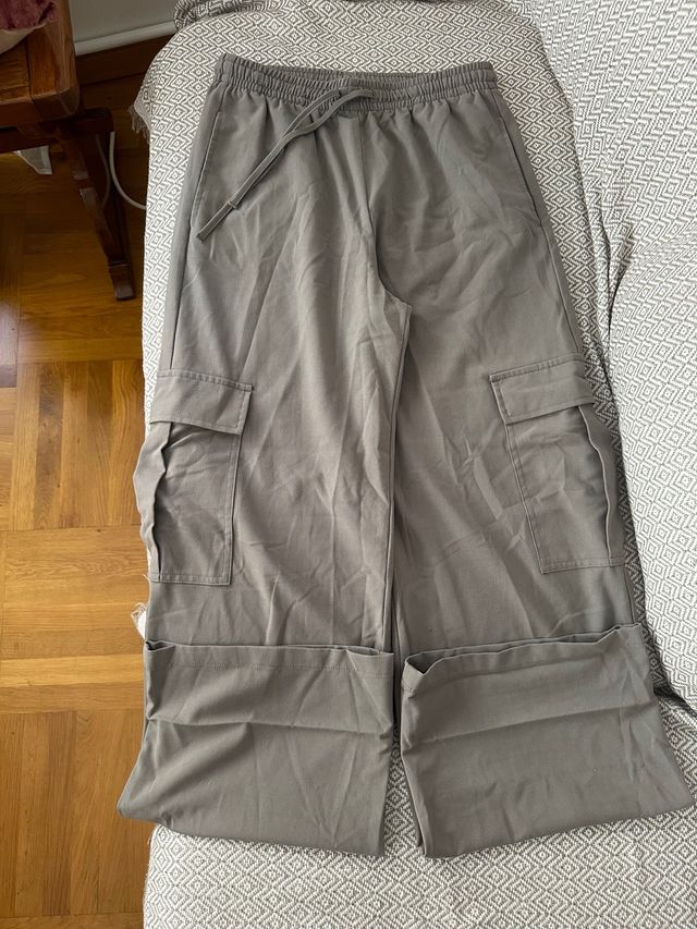 Pantalones cargo grises