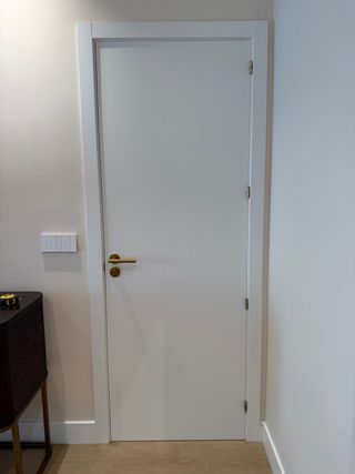 Puerta lacada blanca 1 año de uso