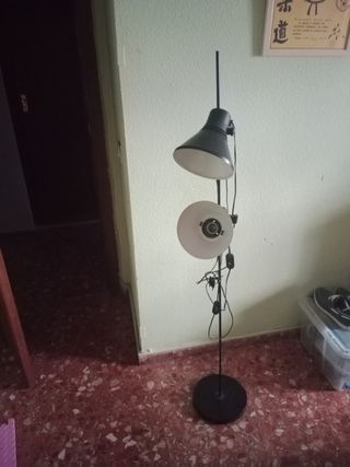 Lámpara de pie doble foco