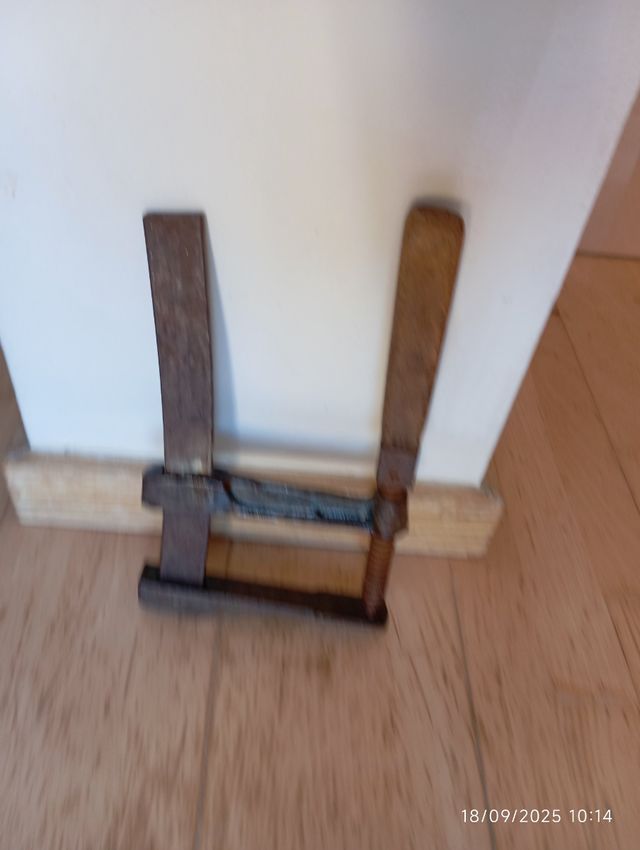 Sargento de carpintero antiguo