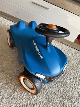 Coche correpasillos azul para bebés