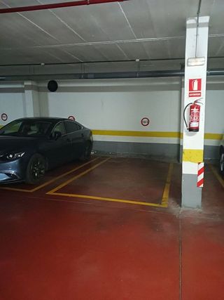Garaje en venta en Montequinto en Dos Hermanas