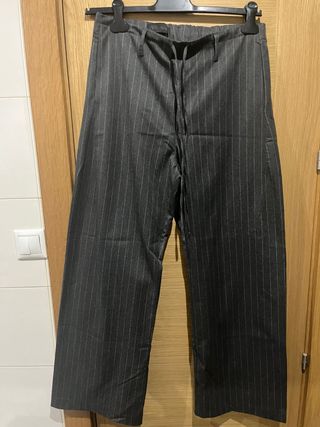 Pantalón de traje Zara gris con rayas