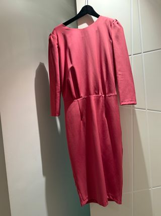 Vestido de fiesta rosa se puede con tocado o sin