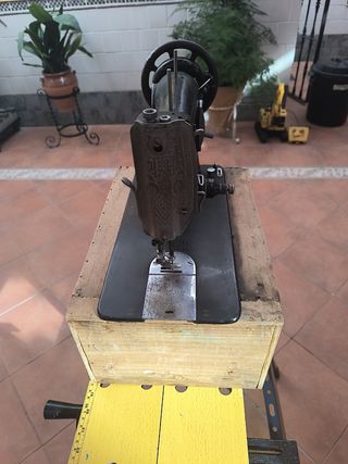 Máquina de coser antigua