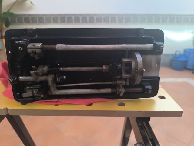 Máquina de coser antigua