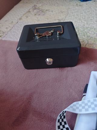 Caja de caudales metálica gris