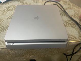 PlayStation 4 Slim Plata 1TB
