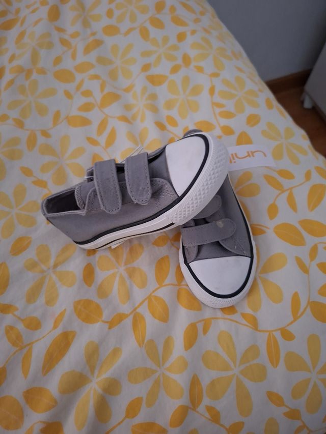 Zapatillas grises niño talla 25