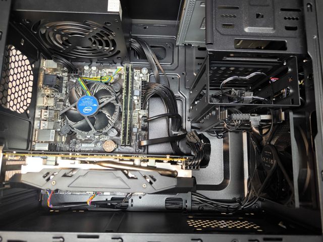 Ordenador Gamer i7 4 GHz 16GB SSD RX580 8GB