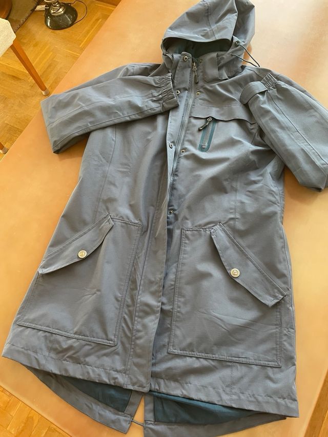 Chubasquero deportivo azul