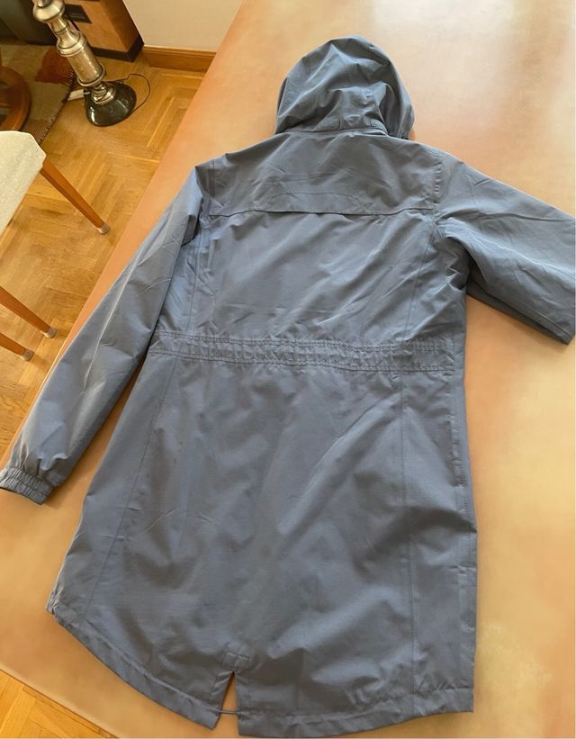 Chubasquero deportivo azul