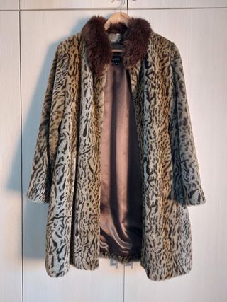Abrigo piel sintética estampado leopardo talla 44