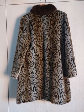 Abrigo piel sintética estampado leopardo talla 44