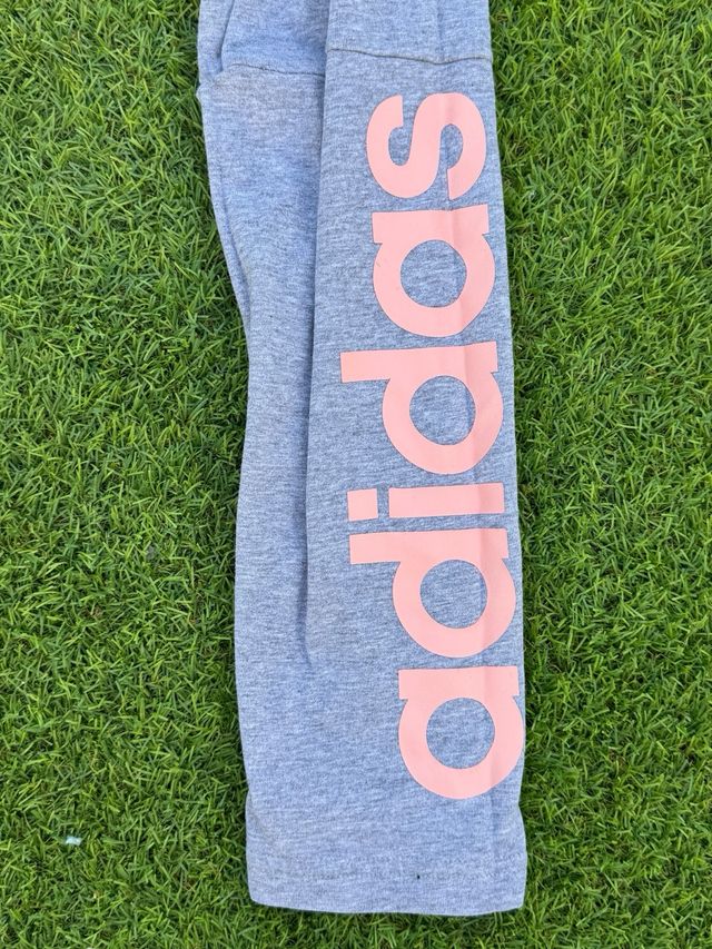 Pantalones deportivos Adidas grises