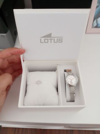 Reloj Lotus Plata con Pulsera