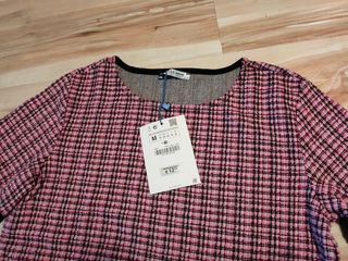 Zara con etiqueta jersey manga corta rosa y marrón