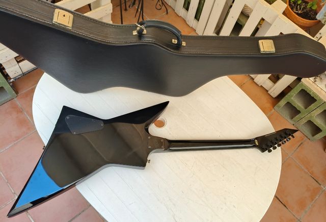 LTD EX-50 Guitarra Eléctrica con Maletín,por 550€