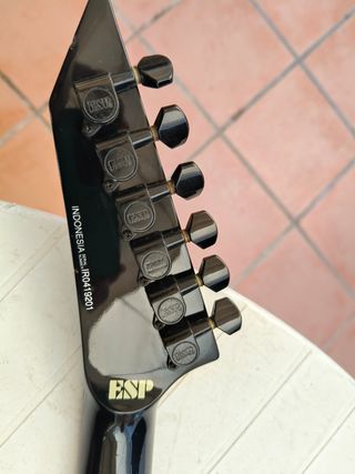 LTD EX-50 Guitarra Eléctrica con Maletín,por 600€