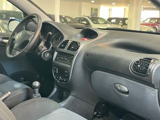 Peugeot 206 CC 1.6 HDI