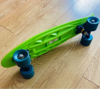 Patinete verde para niños
