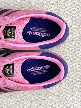 Zapatillas Adidas Gazelle Rosa y Negra