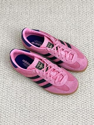 Zapatillas Adidas Gazelle Rosa y Negra