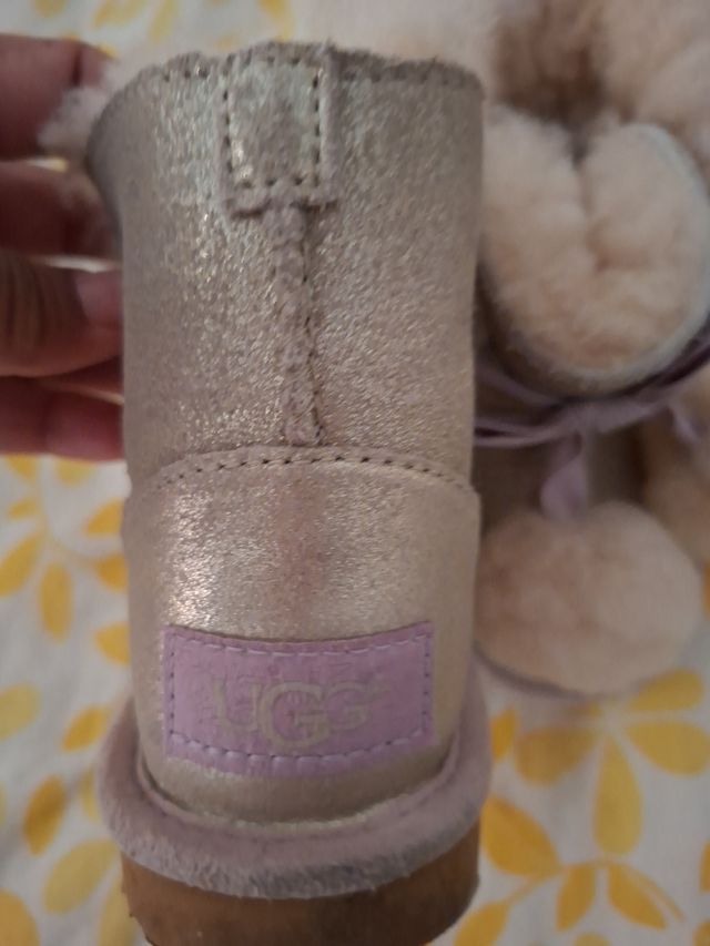 Botas de bebé con pompones y lazo Talla22