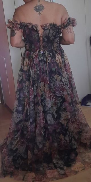 Vestido de fiesta floral invitada