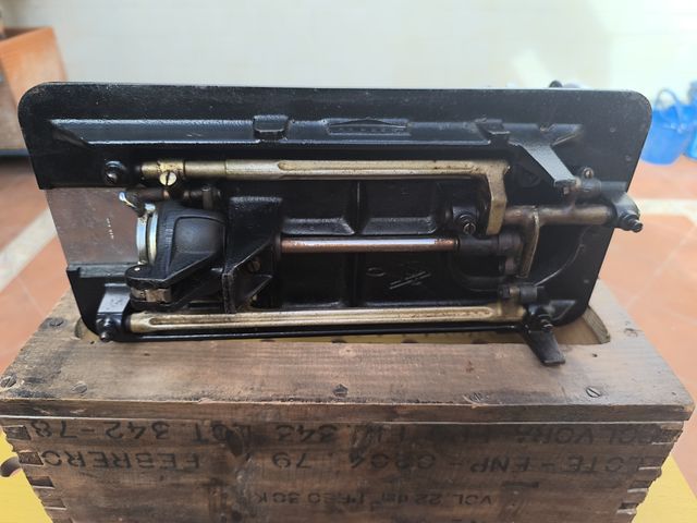 Cabezal Máquina Coser Antigua