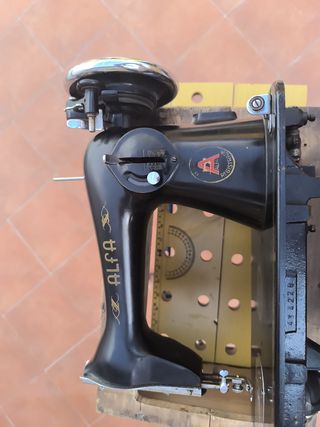 Cabezal Máquina Coser Antigua