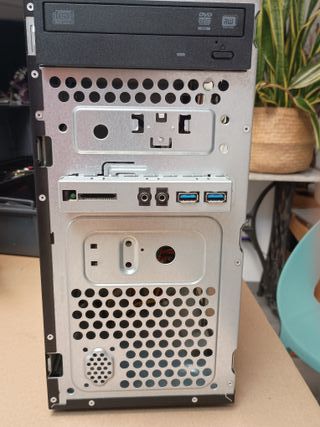Caja PC HP Pavilion p6 COMO NUEVA, con CD/ROM