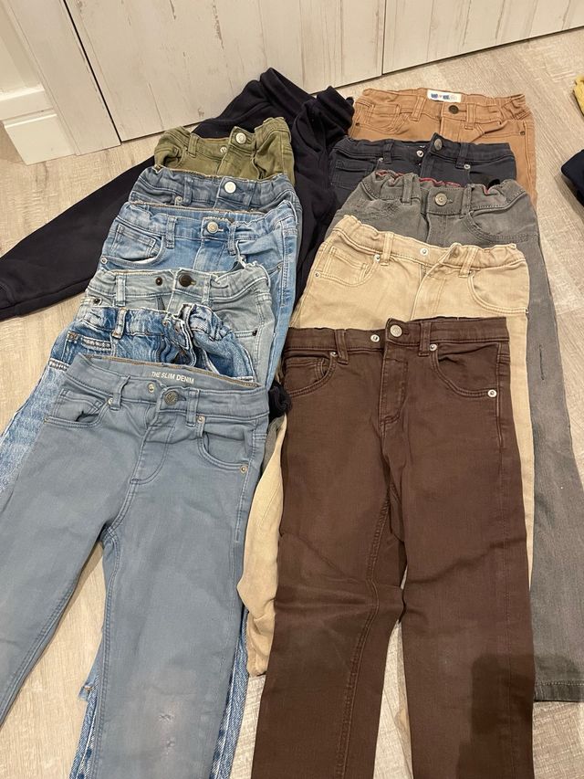 Lote 7 pantalones, 5 camisetas y 1 pijam Zara T4/5