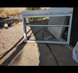 Ventana de aluminio
1.80x1.20
3 hojas correderas