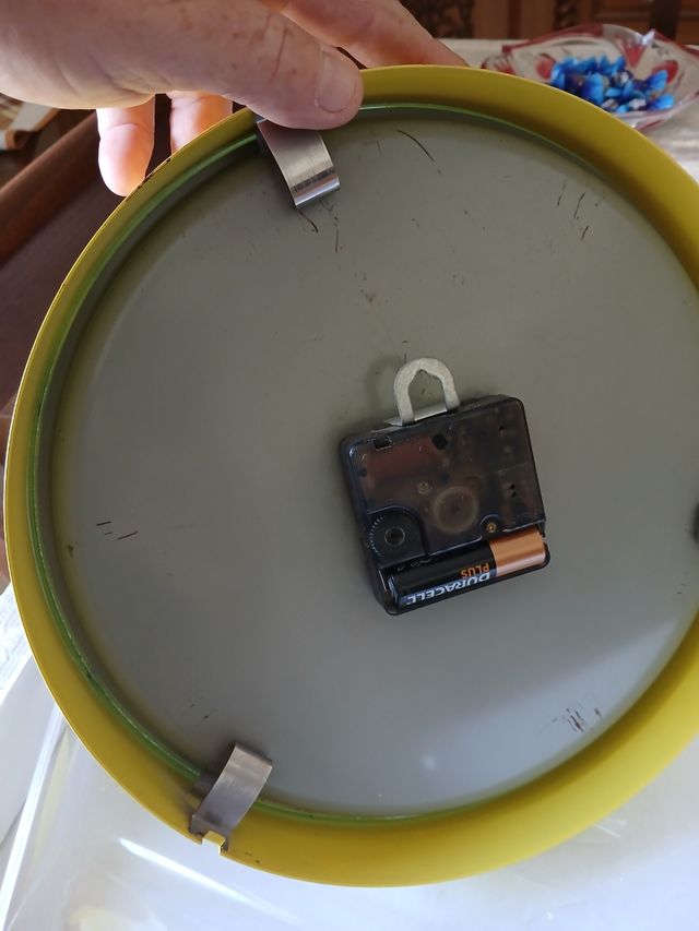 Orologio da parete giallo algida