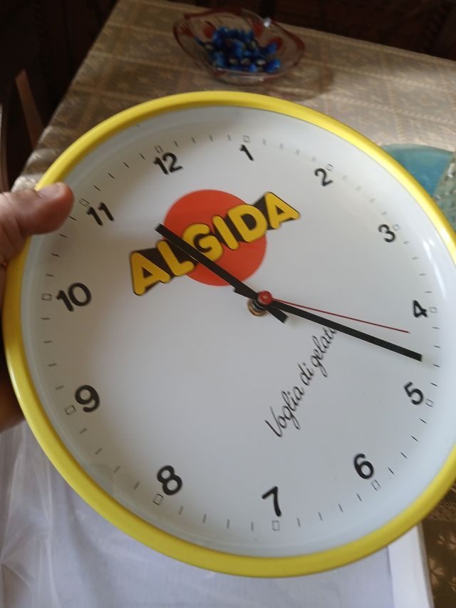 Orologio da parete giallo algida