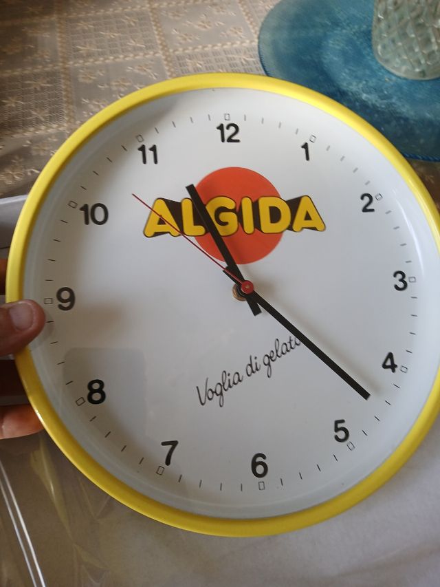 Orologio da parete giallo algida