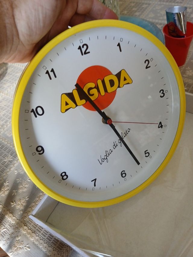 Orologio da parete giallo algida
