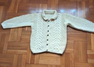 Chaqueta de lana artesanal beige
