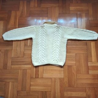 Chaqueta de lana artesanal beige
