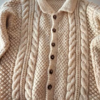 Chaqueta de lana artesanal beige