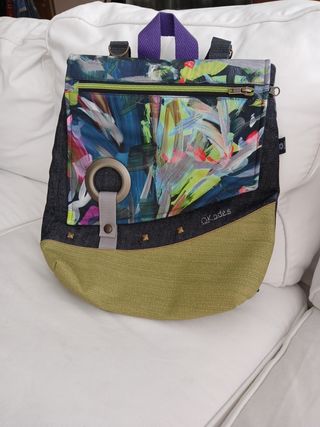 Mochila convertible ring multicolor con estampado