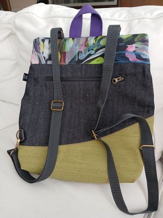 Mochila convertible ring multicolor con estampado