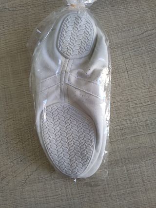 Zapatillas Gimnasia Artística Decathlon Unisex.
